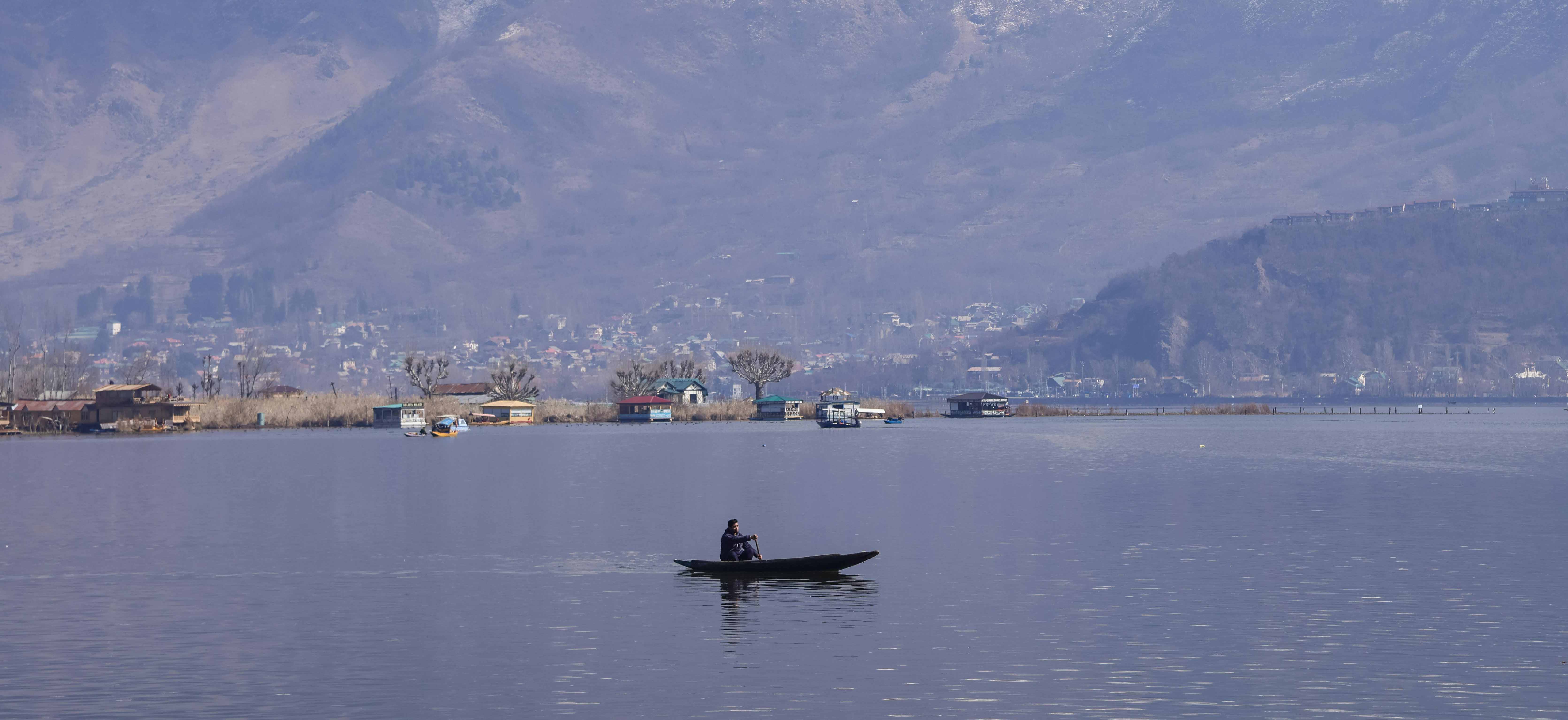 Deluxe Kashmir Getaway (1 Nights / 2 Days)