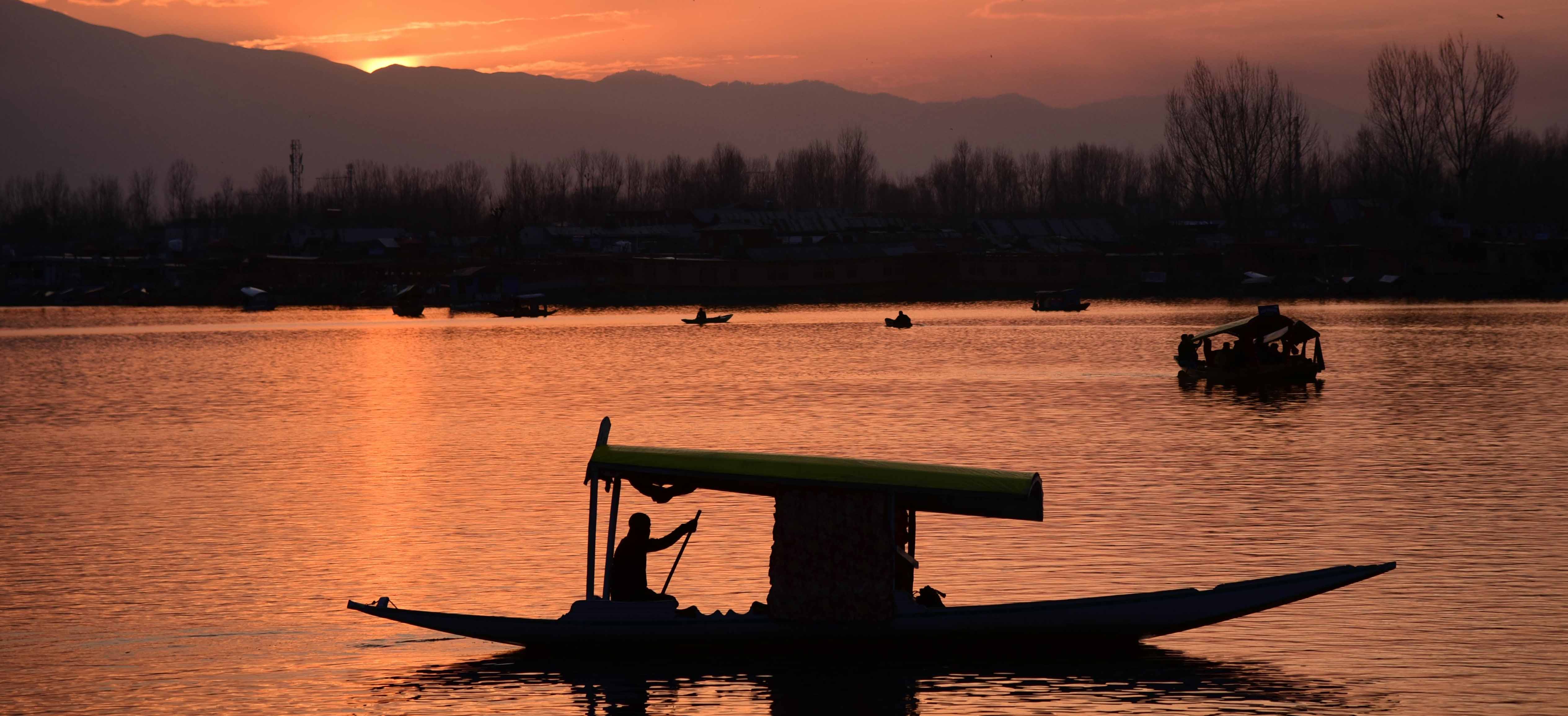 Deluxe Kashmir Getaway (2 Nights / 3 Days)